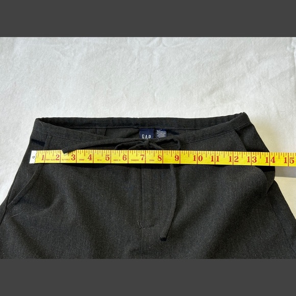*SOLD* GAP size 2 pencil skirt, grey. EUC! Stretchy. Smoke free home - Picture 3 of 6